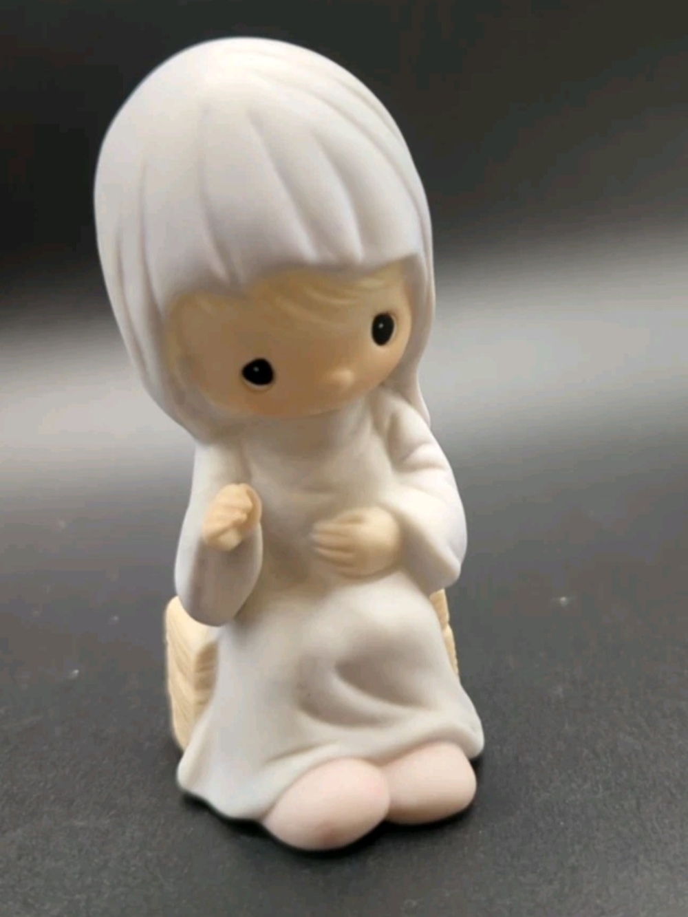 1979-PRECIOUS MOMENTS NATIVITY- COME LET US ADORE HIM- Mary Figurine